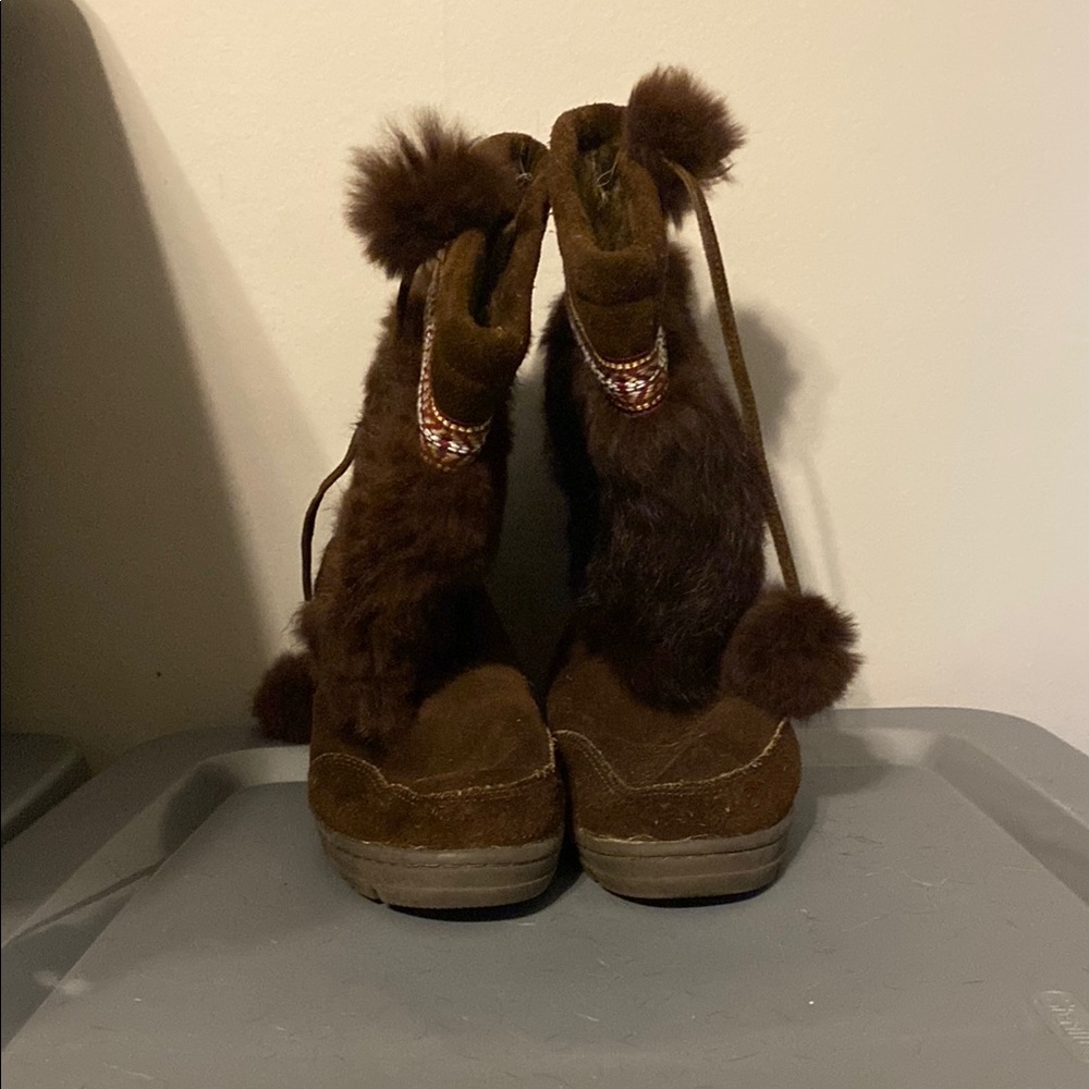 Minnetonka Brown Fur-Trimmed Boots Fits Sz. 8.5-9